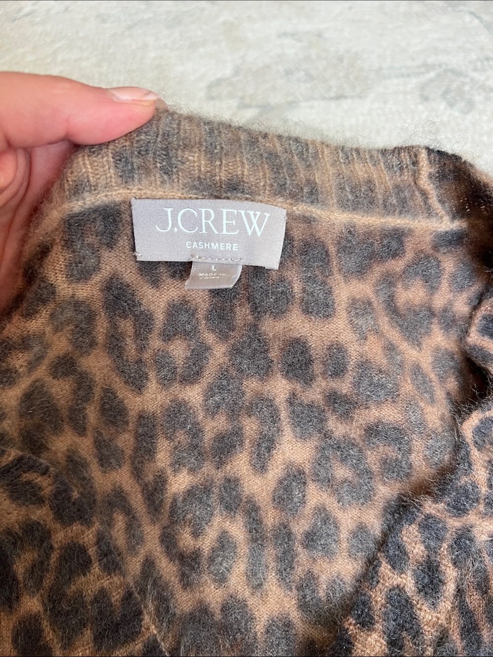 J.Crew Brushed 100% cashmere short-sleeve cardigan in leopard print Size L - Picture 3 of 8